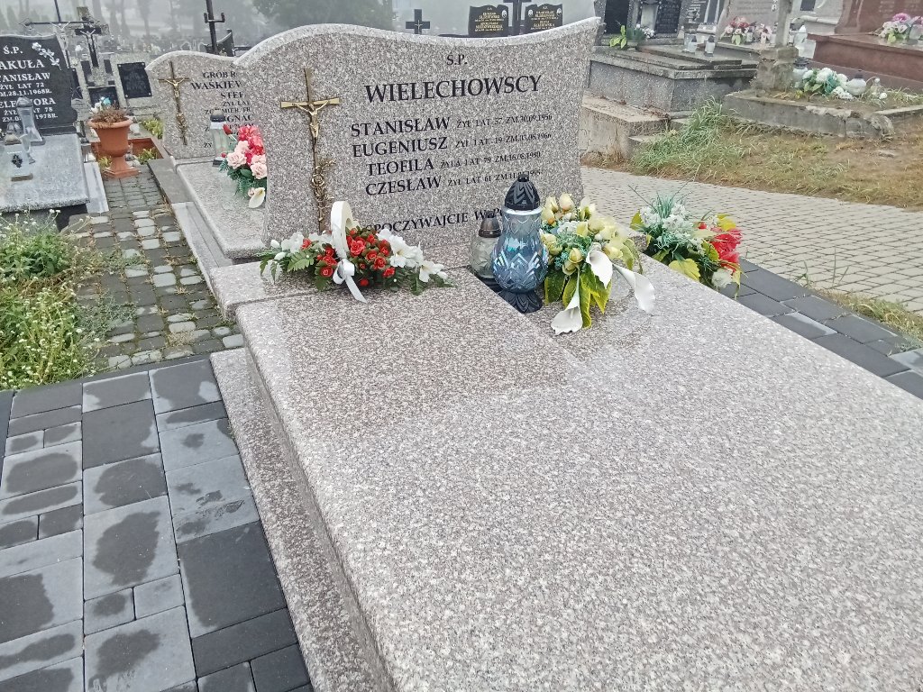 Grób Eugeniusz Wielechowski