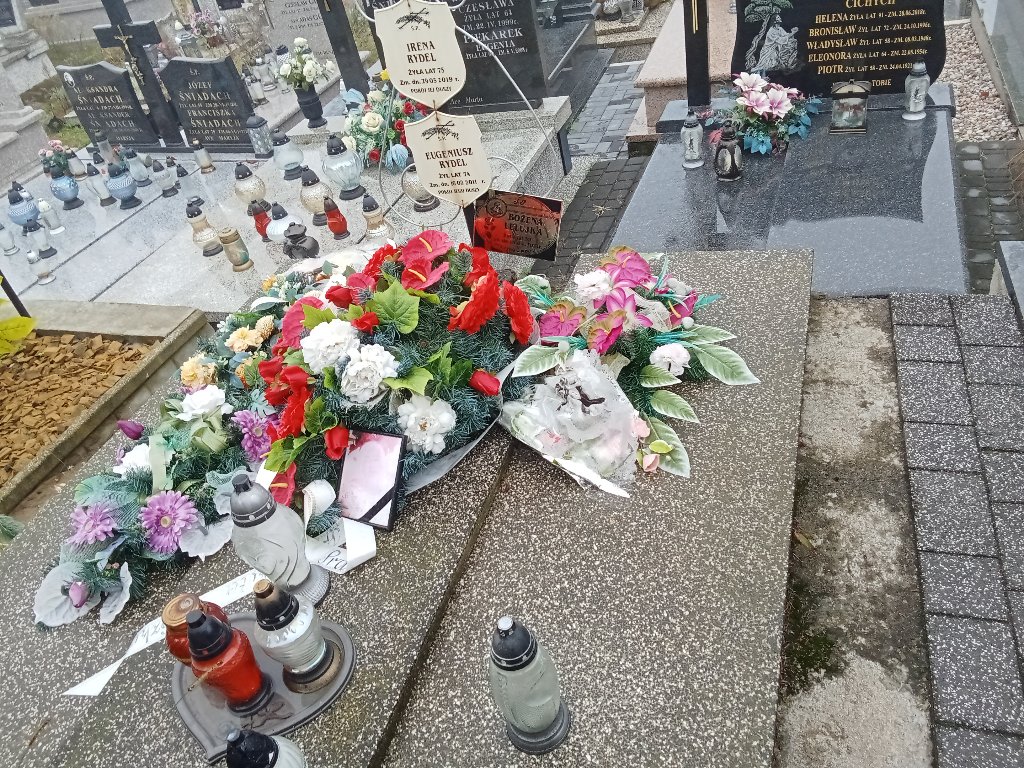 Grób Bożena Lelujka