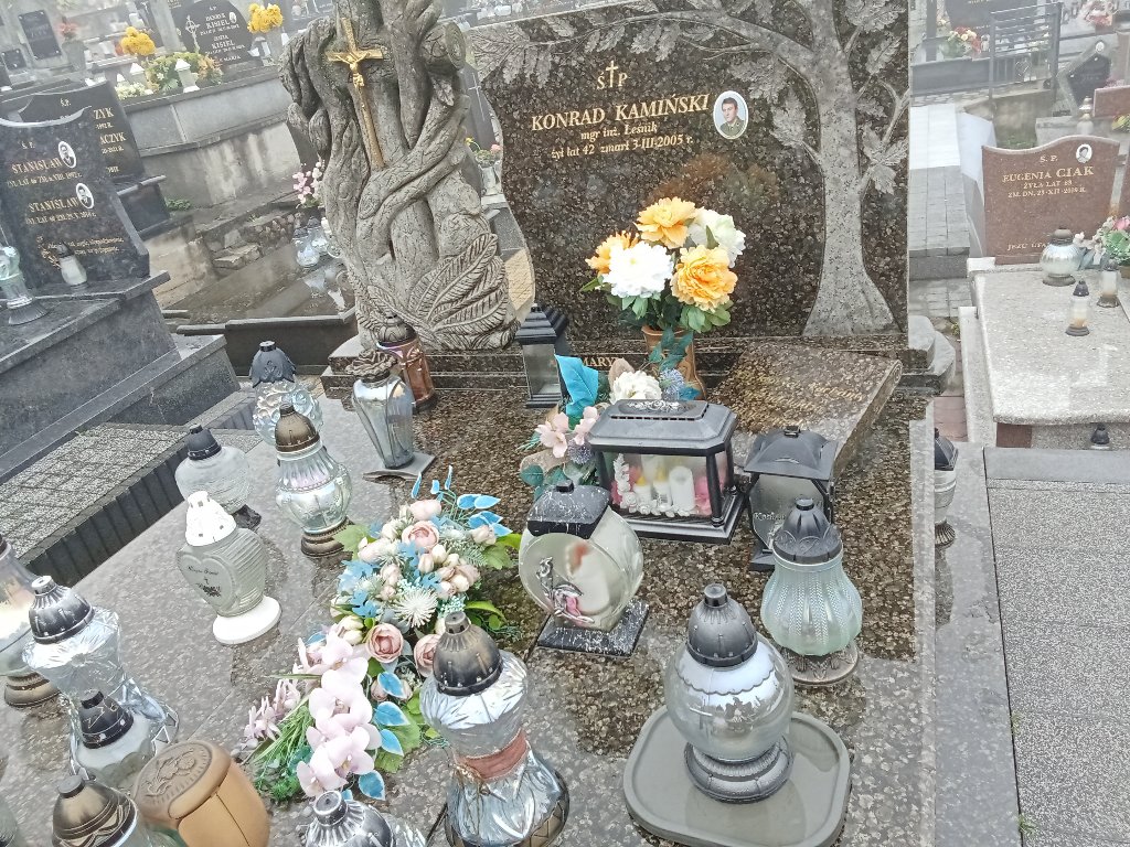 Grób Konrad Kamiński